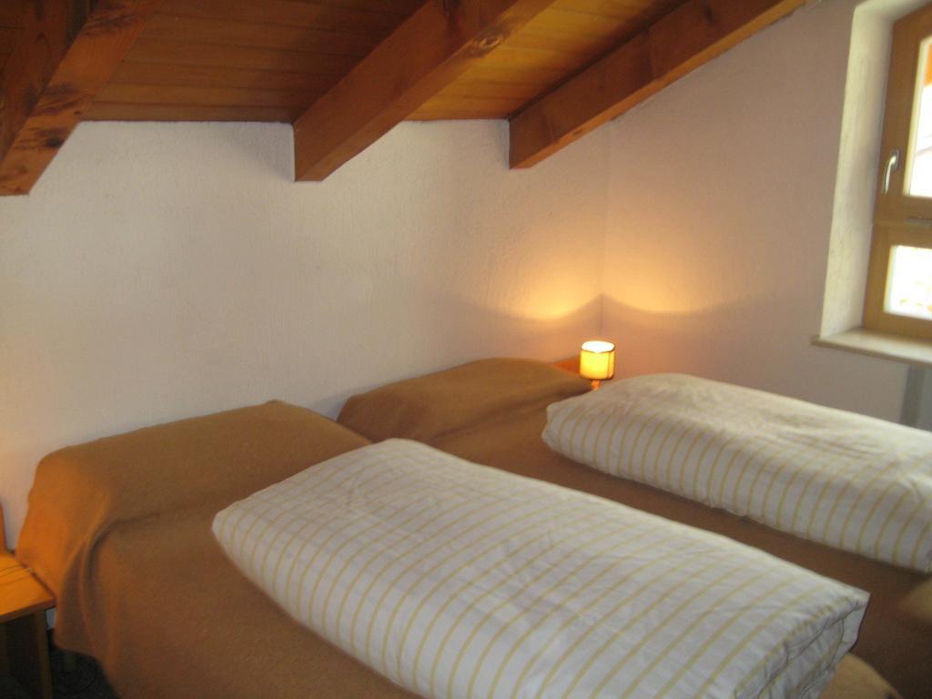 Appartamenti Decrestina Campitello di Fassa Habitación foto